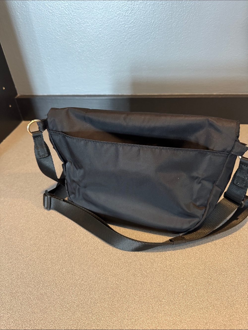 lululemon All Nighter Bag - 5L - Picture 3 of 7